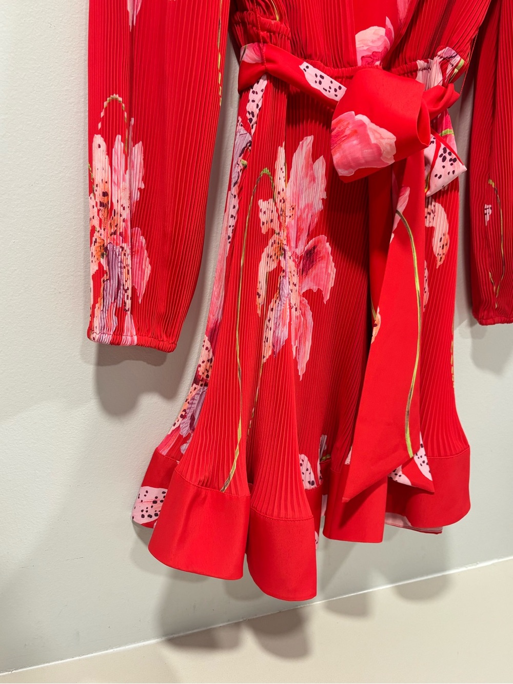 Milly Liv Pleated Floral Mini Dress NWT Red Pink Tie Waist Size 12 $450 Pleated - Picture 4 of 13